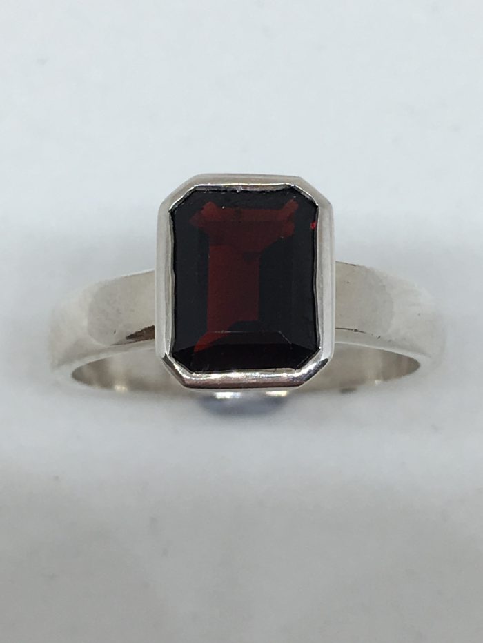 Silver Garnet Ring - Image 2