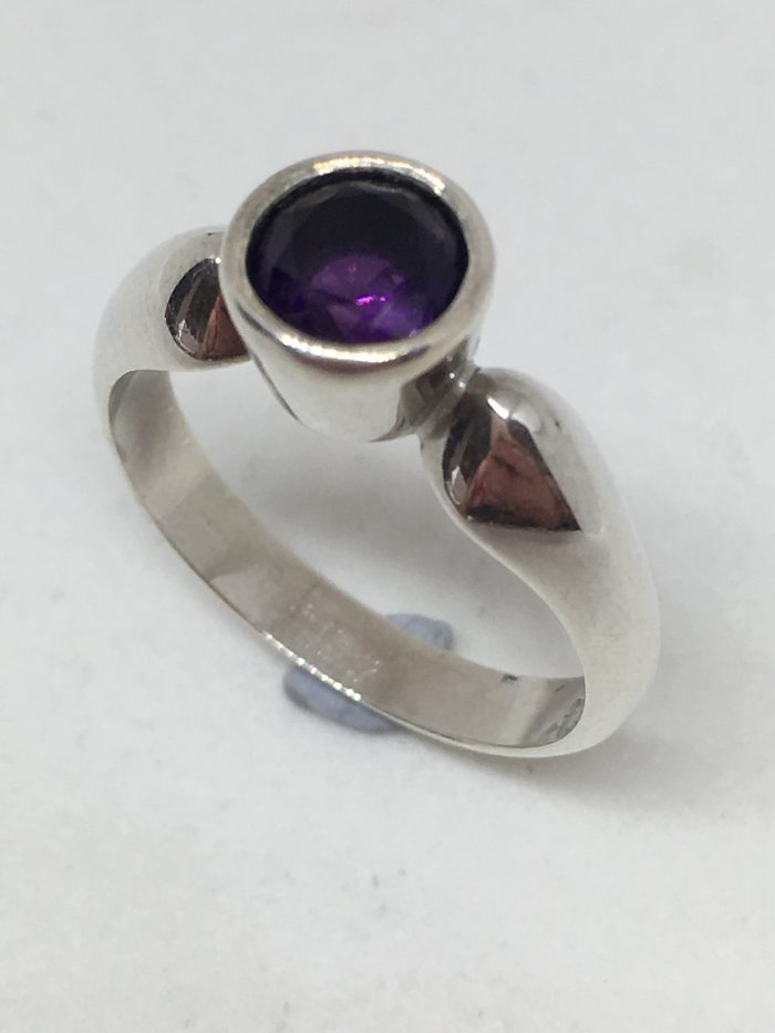 Round Amethyst Ring