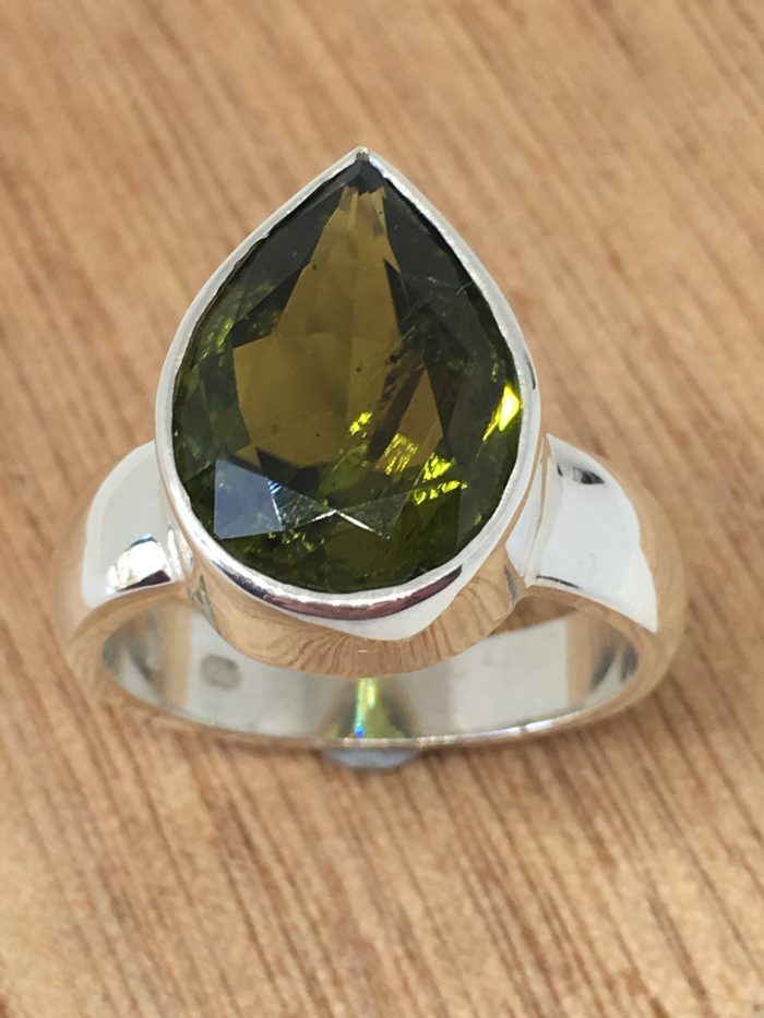 Pear Peridot Ring - Image 2