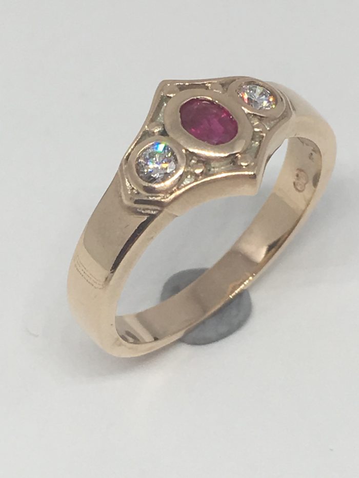 Art Deco Ruby & Diamond Ring - Image 2
