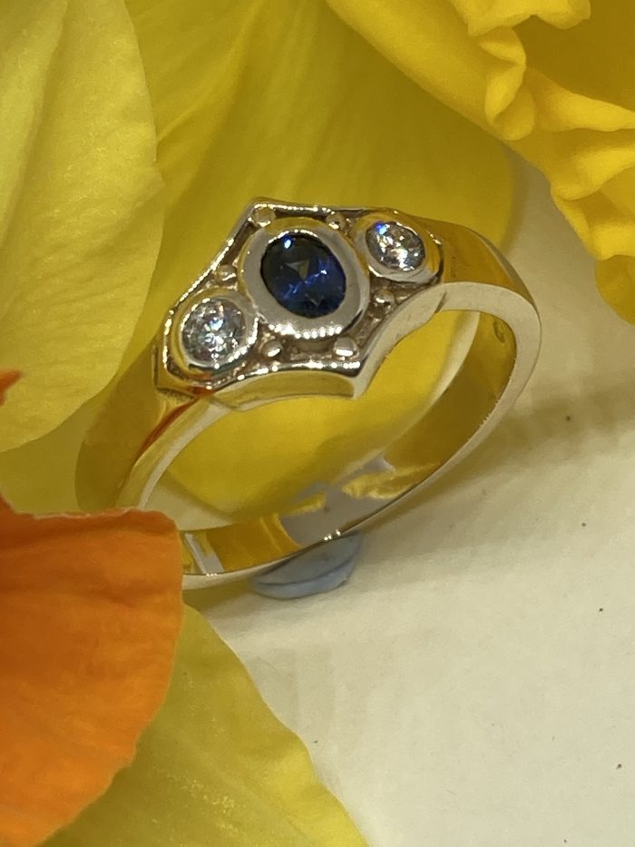 Sapphire and Diamond Art Deco Ring - Image 2
