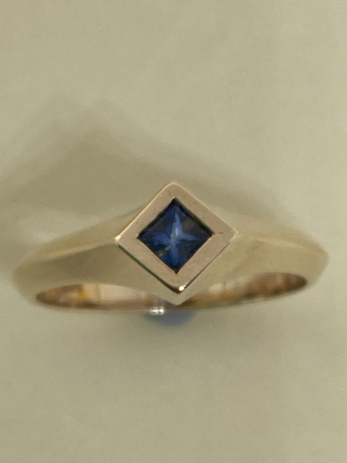 Square Sapphire Ring - Image 2