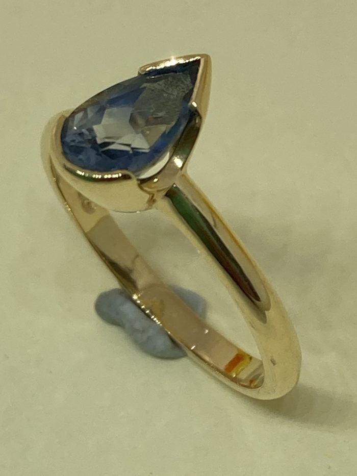 Pear Sapphire Ring - Image 2