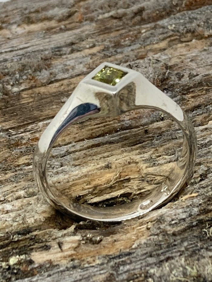 Green Tourmaline Ring - Image 3