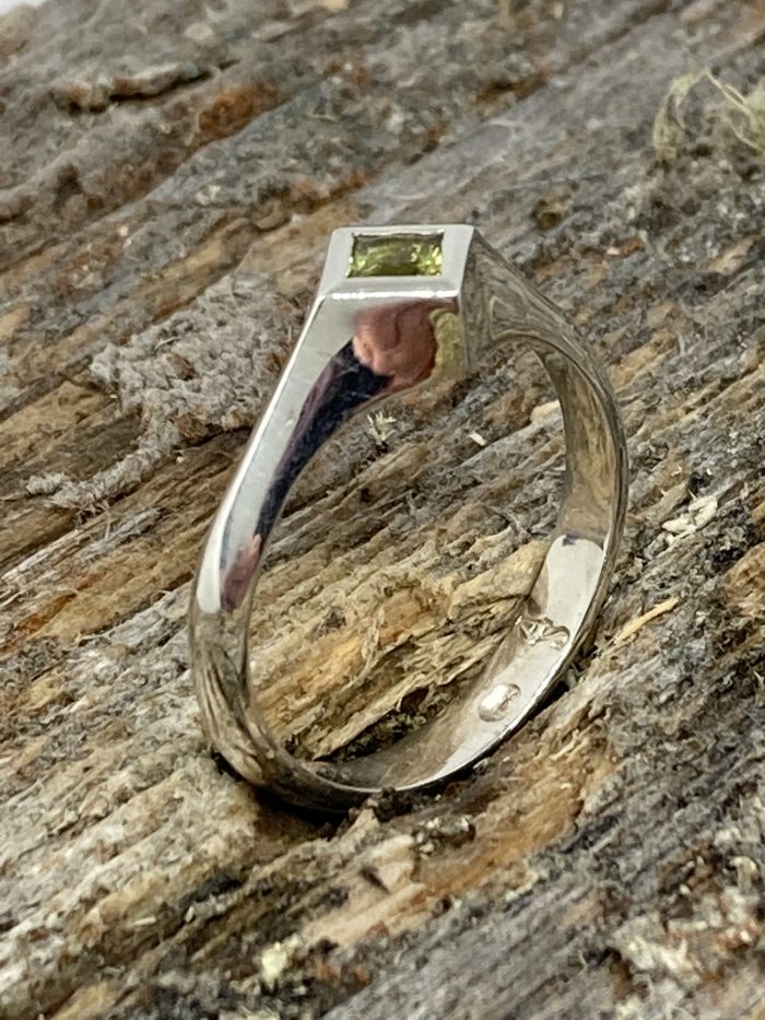 Green Tourmaline Ring - Image 2