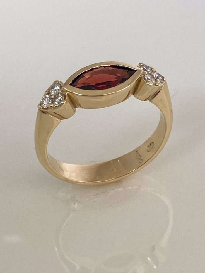 Marquise Garnet & Diamond Ring - Image 3