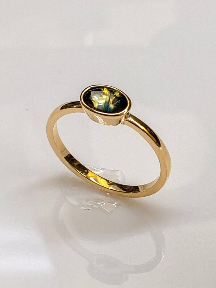 Parti-Colour Sapphire Ring - Image 2