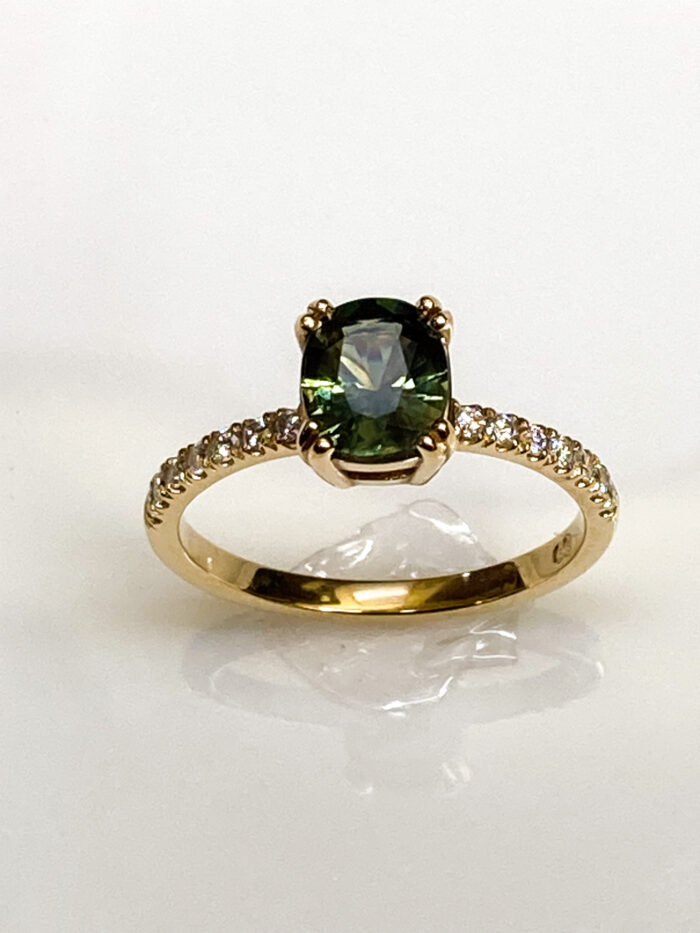 Green Sapphire & Diamond Ring - Image 3
