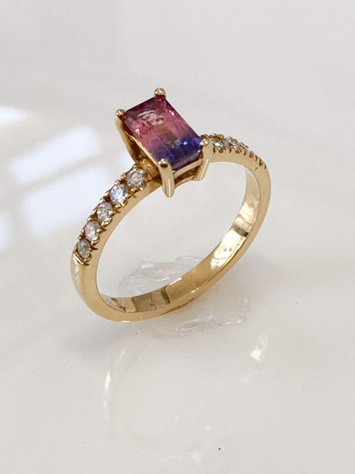 Winza Bi-Colour Sapphire Ring - Image 3