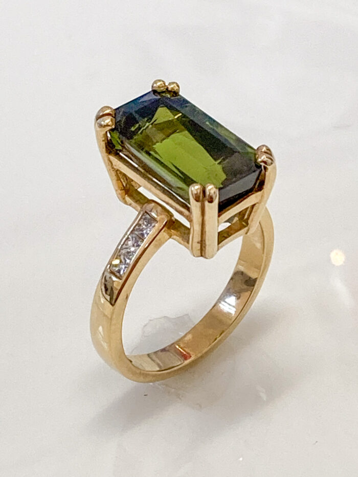 Green Tourmaline & Diamond Ring - Image 2
