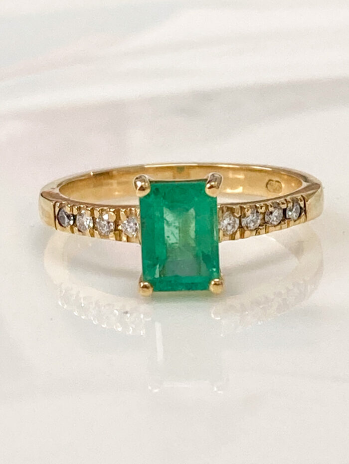 Emerald & Diamond Ring