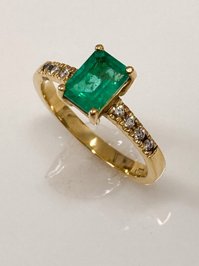 Emerald & Diamond Ring - Image 3