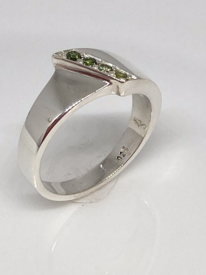 Green Sapphire Wrap Ring - Image 2